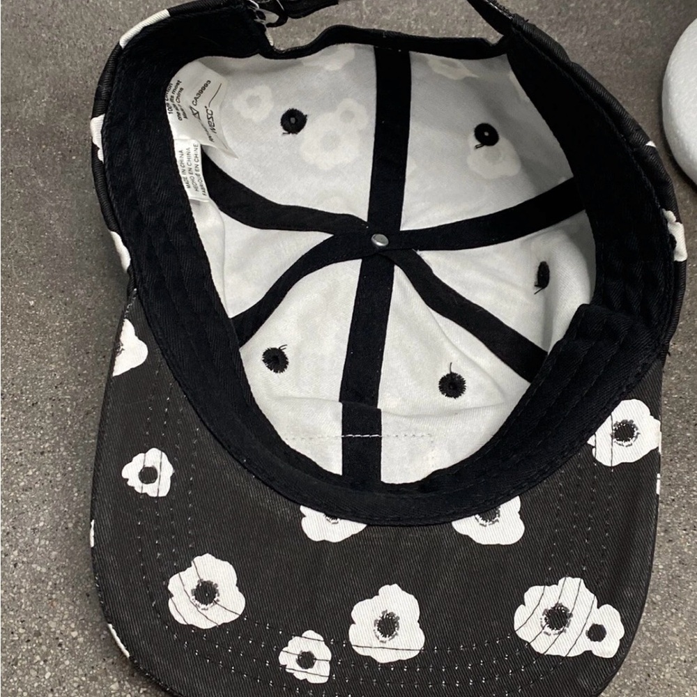 Wesc Han’s Poppy Patterned Black and White strapback cap - hat - Picture 8 of 10